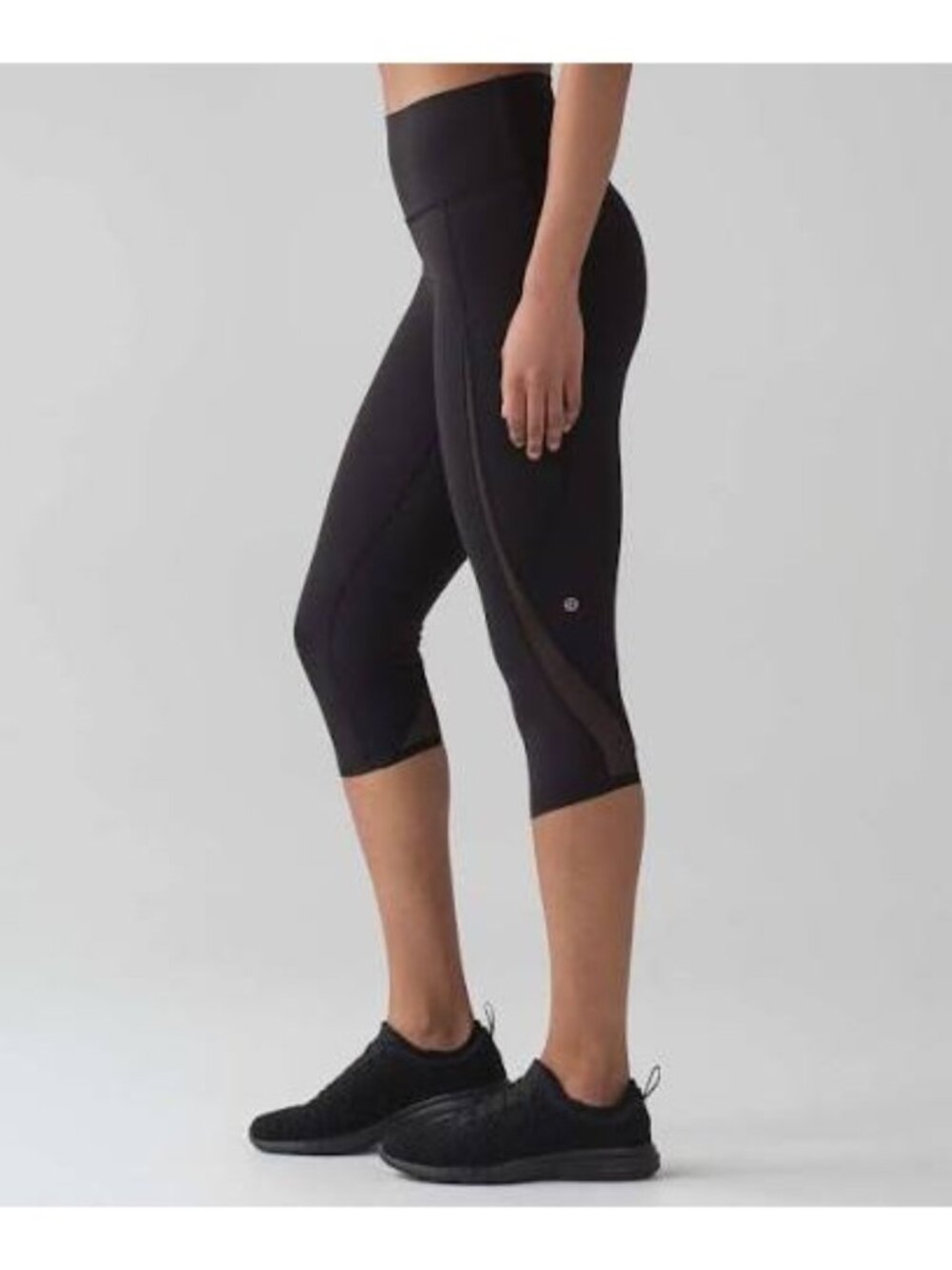 Lululemon Pace Perfect Black Side and Back Pockets 17 inch Crop Pants Size 6